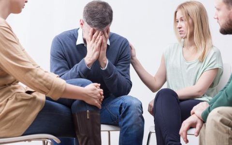 负债累累如何快速赚钱100万（负债累累做什么工作容易翻身?）