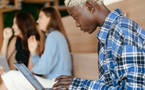 有信用卡就可以贷款的平台，必下好通过的网贷！