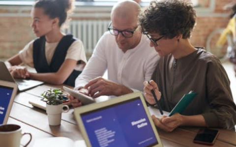 2021年晚上申请能下款的平台，24小时在线秒批！