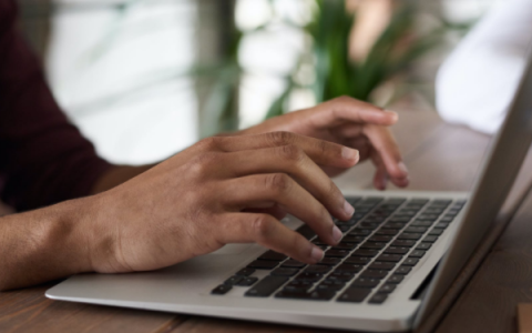 私人微信放款24小时在线，是真的可以在线借钱！