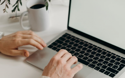 我想借钱不知道去哪里借急，私人借钱网