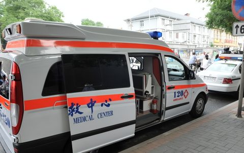 男子因120拖延身亡 4人被处理