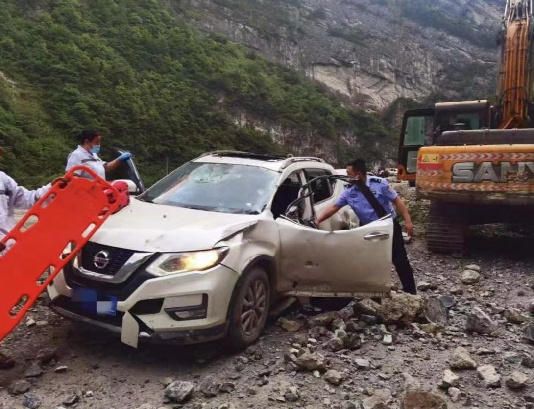 多图直击：四川雅安地震救援现场