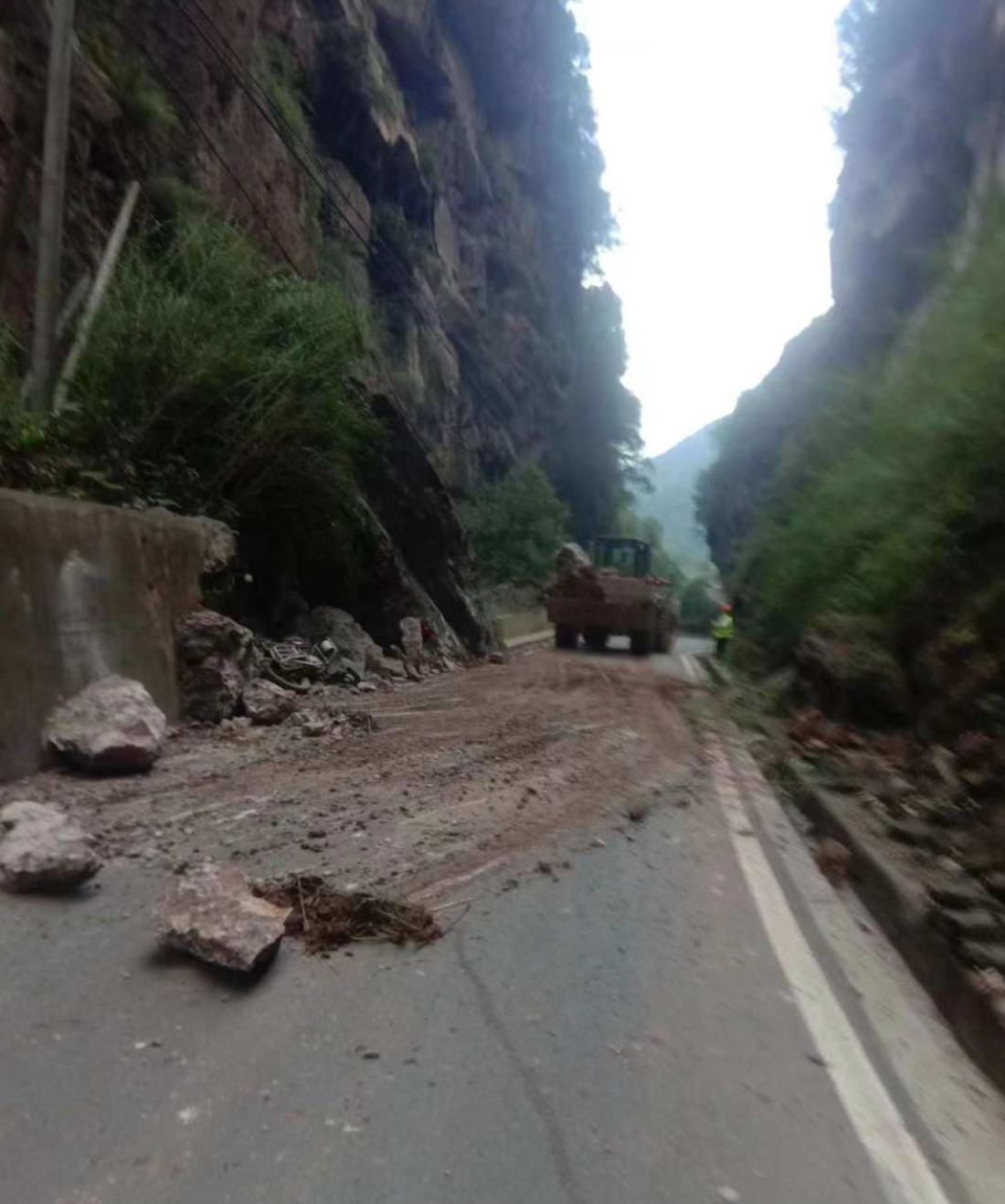 多图直击：四川雅安地震救援现场