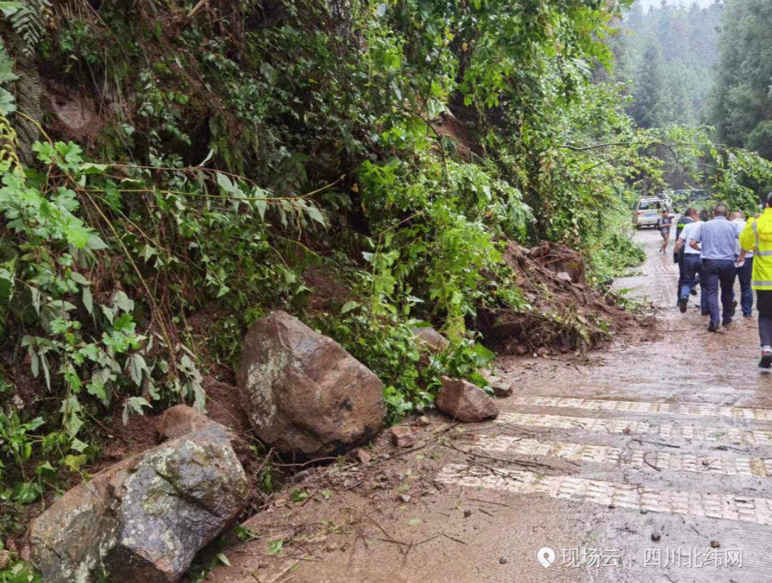 多图直击：四川雅安地震救援现场