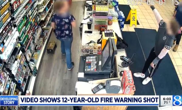 美12岁儿童持枪抢劫加油站：见店员反问 直接鸣枪