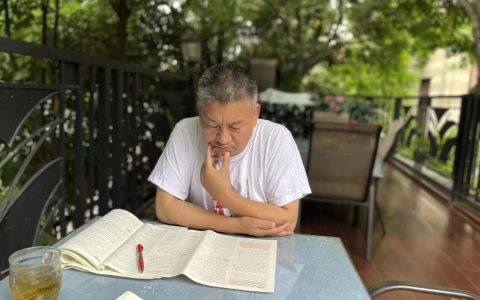 高考“钉子户”梁实第26次备考