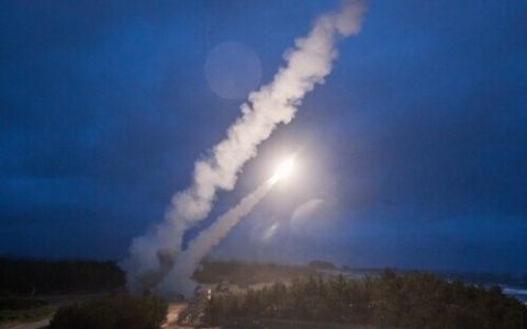 韩美联合发射8枚导弹回应朝鲜