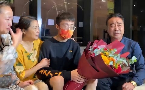 男孩从千万富翁家被拐到亿万富翁家