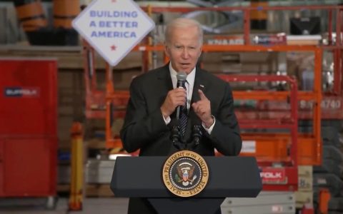 拜登吐槽全球前25机场没有美国的