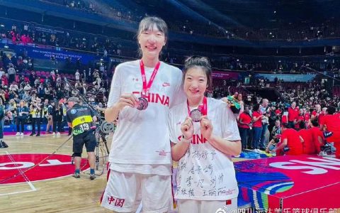 四川女篮奖励李梦和韩旭每人60万