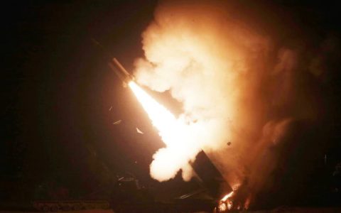 韩美联军向朝鲜半岛东部发射4枚导弹